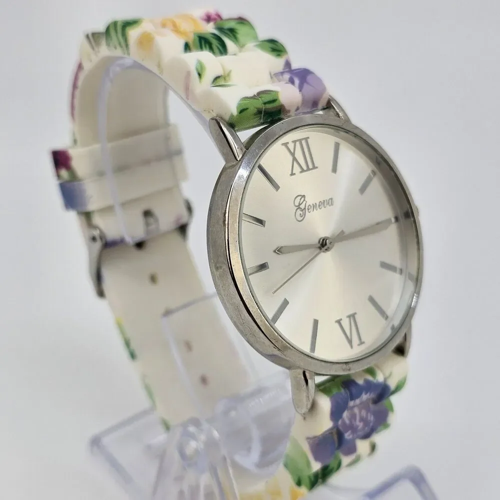 Women's 40MM Watch Gray Dial Case Flowers Plastic Band Straps New Battery‎